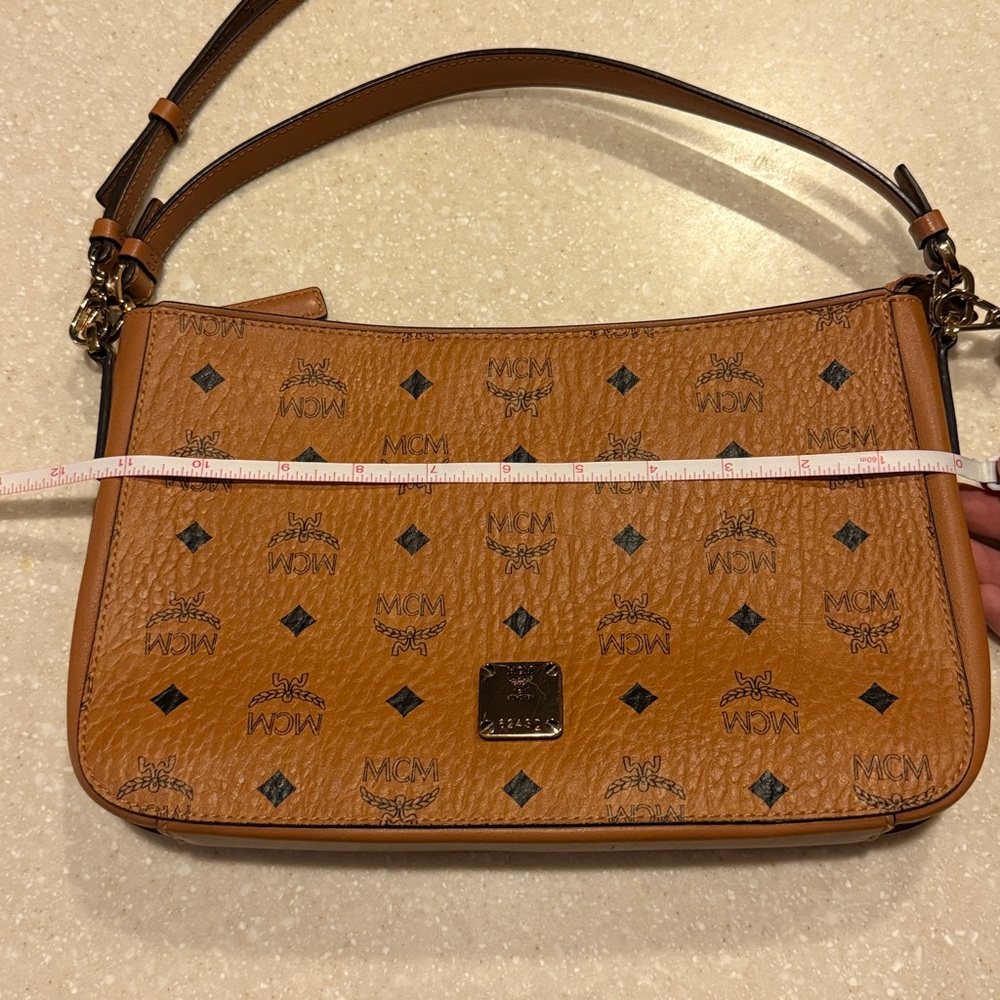 MCM Aren Visetos Shoulder Bag Crossbody Handbag in Cognac Very Good Condition - Picture 14 of 15